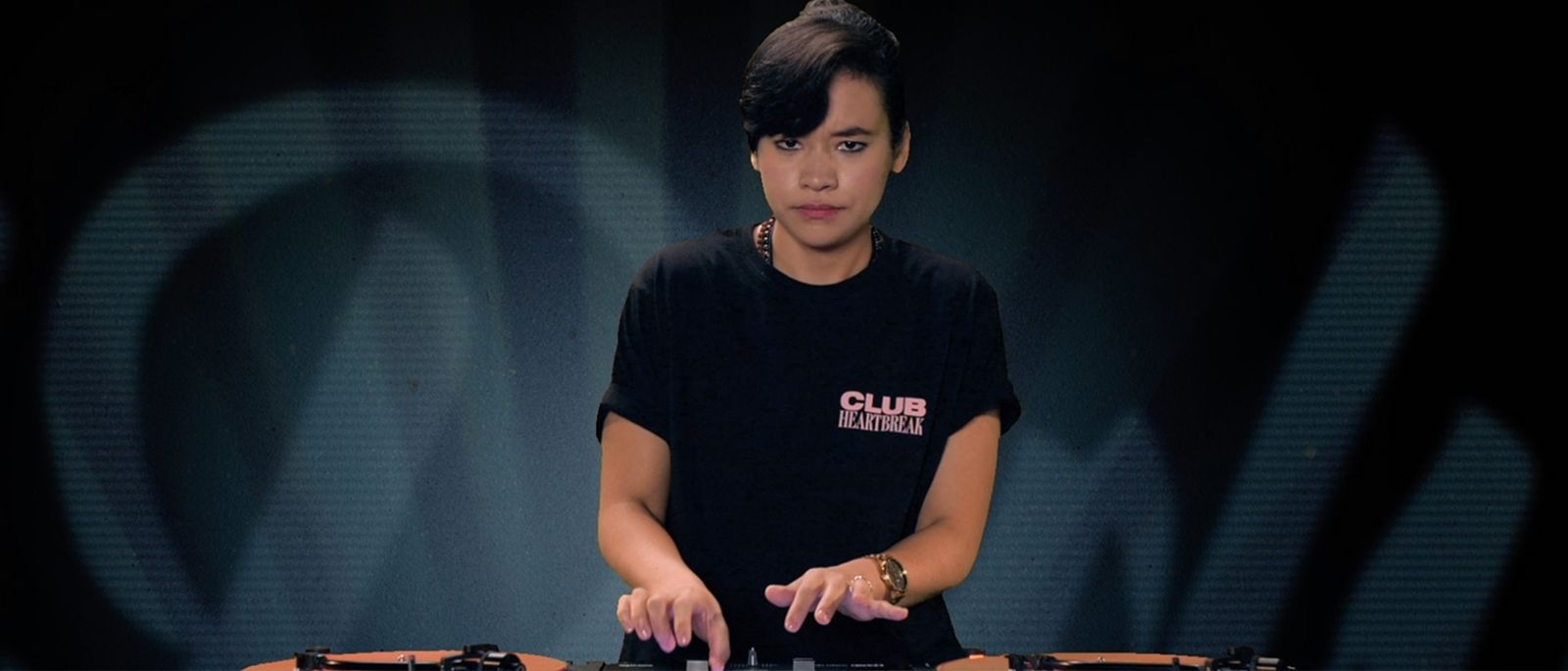 DJ Pro artist DJ Perly