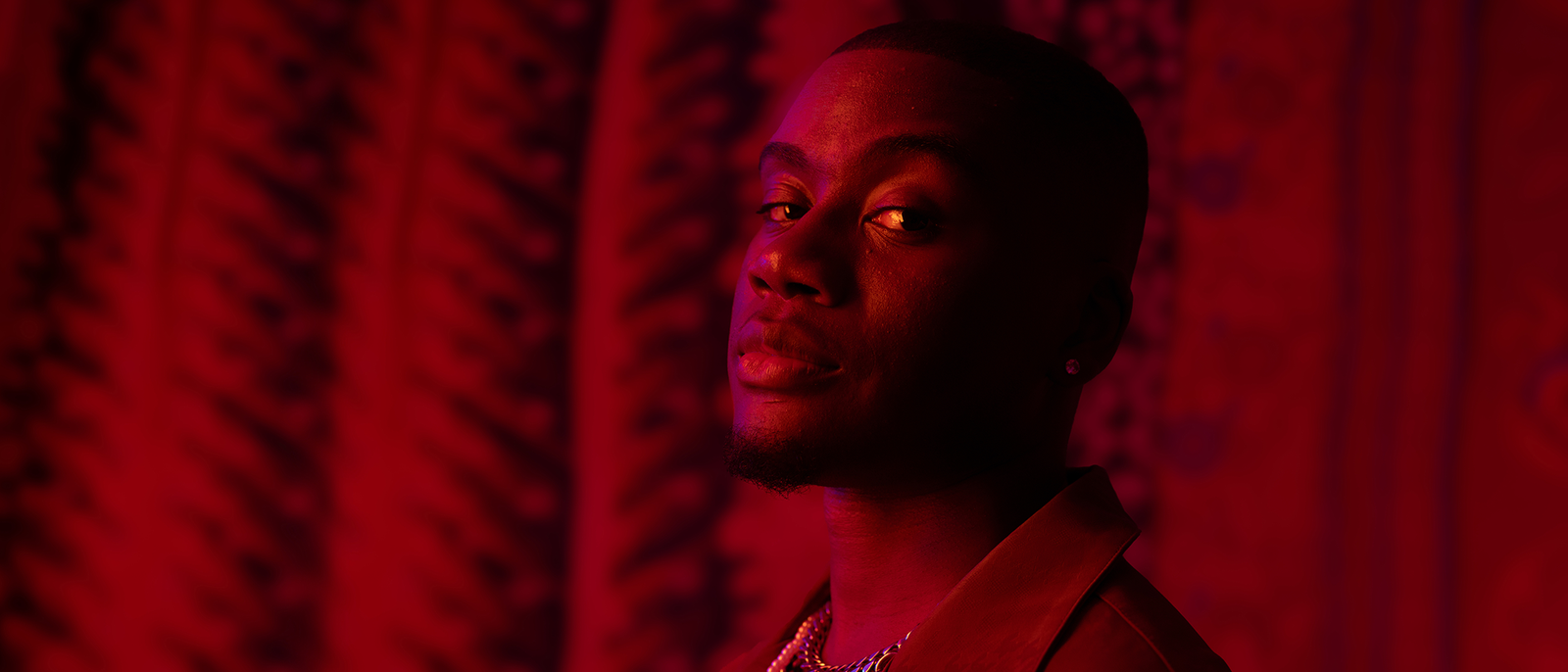 Portrait of DJ ForTunes, professional DJ artist using Serato DJ Pro, the world's top DJ software.